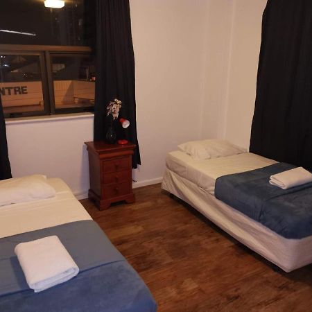Surfers Holiday Apartments โกลด์โคสต์ ภายนอก รูปภาพ