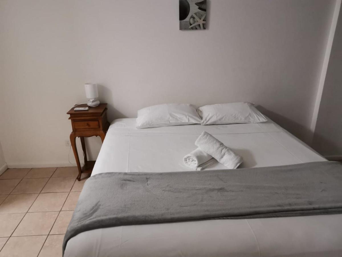 Surfers Holiday Apartments โกลด์โคสต์ ภายนอก รูปภาพ