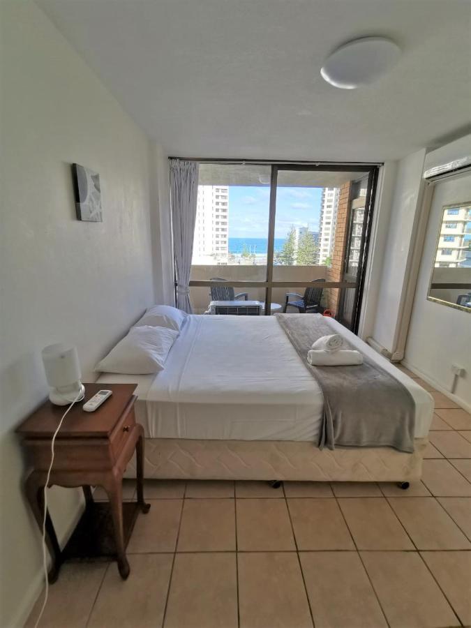 Surfers Holiday Apartments โกลด์โคสต์ ภายนอก รูปภาพ