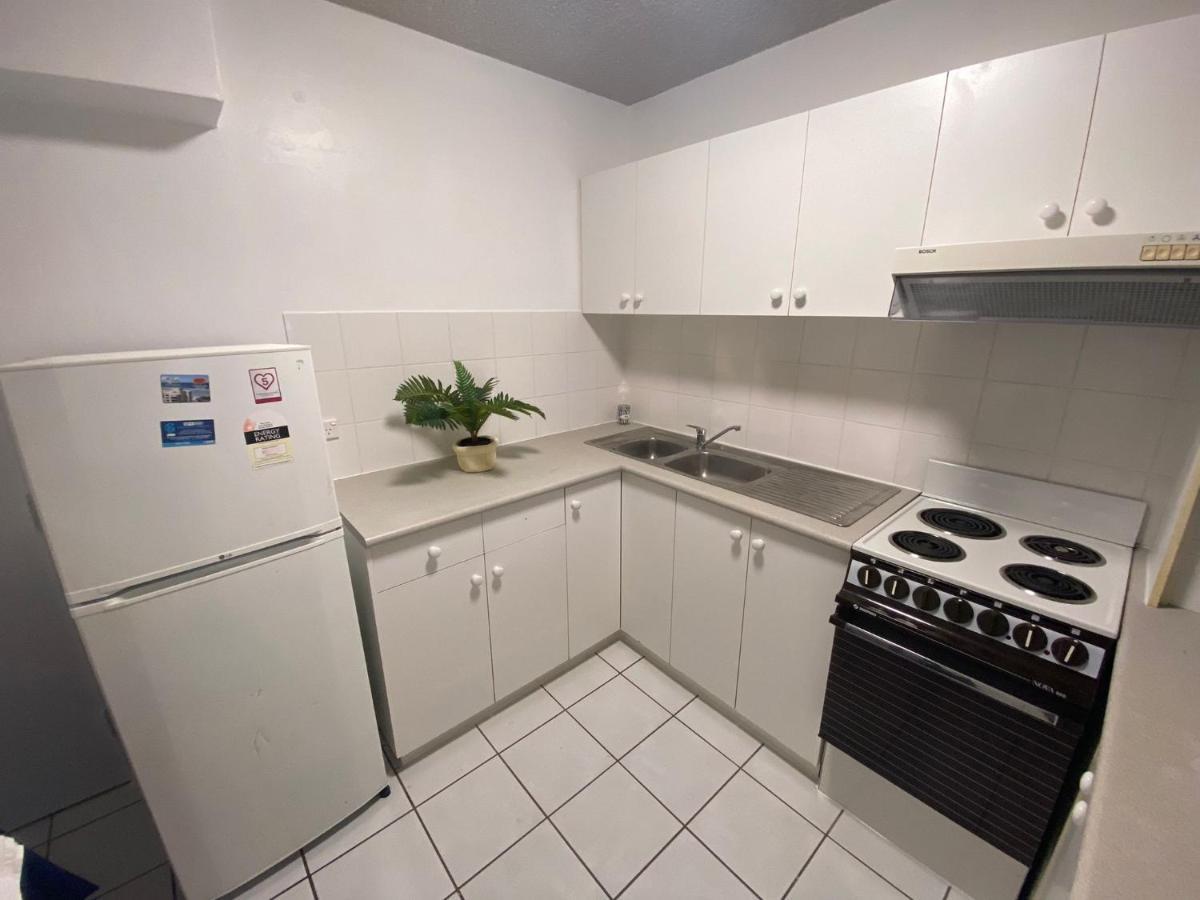 Surfers Holiday Apartments โกลด์โคสต์ ภายนอก รูปภาพ