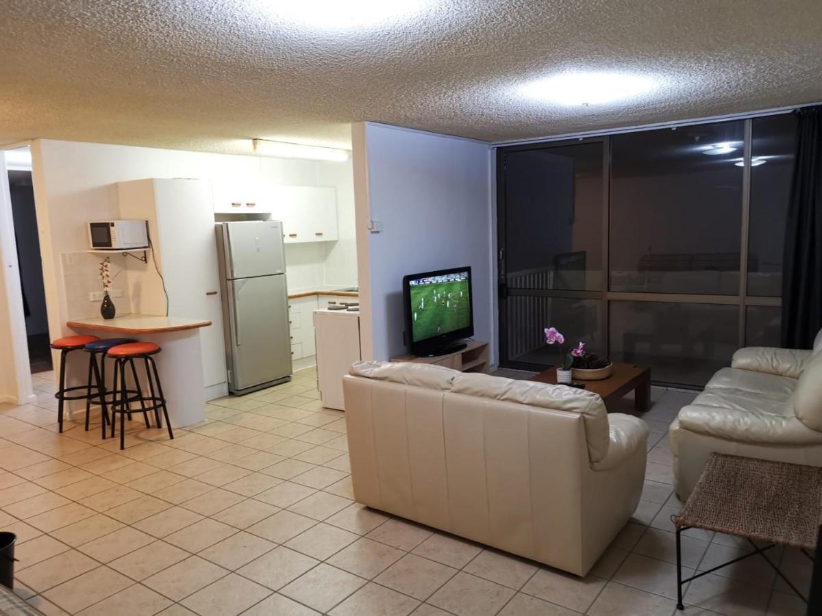 Surfers Holiday Apartments โกลด์โคสต์ ภายนอก รูปภาพ
