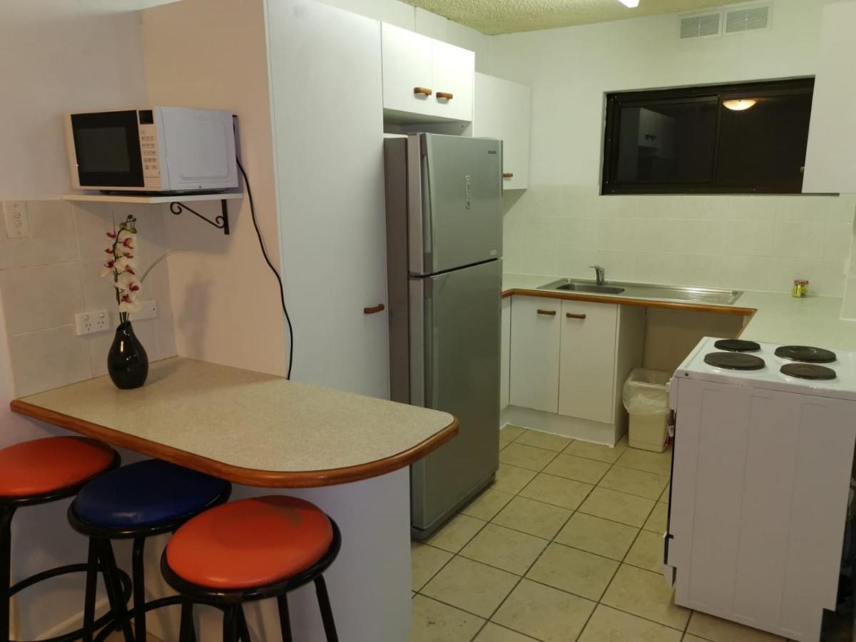 Surfers Holiday Apartments โกลด์โคสต์ ภายนอก รูปภาพ